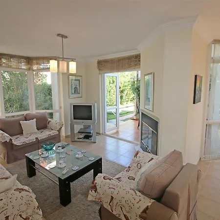 Oasis Lettings A21 *